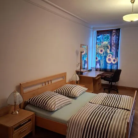 Zentrum בית אירוח *